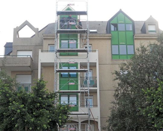 Rénovation des joints de fenêtre d'un immeuble