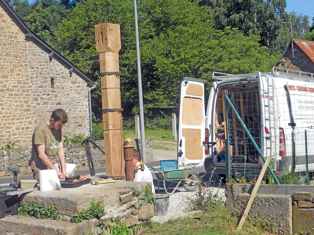 Rénovation d'une pompe en bois (pendant-2)